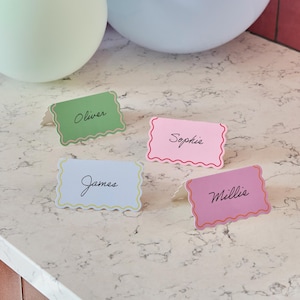 Tarjetas de lugar con borde ondulado - Paquete de 8