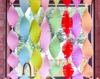Bright Banquet Crepe Streamers - Pack of 8
