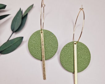 Olijfgroene hoepel oorbellen minimalistische verklaring grote stof groene oorbel ronde hoepel oorbel handgemaakte vrouwen sieraden cadeau voor vrouw polymeerklei