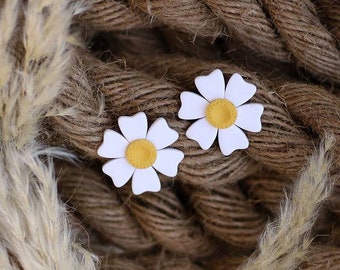 Earring Flower Power  Stud Earrings Daisy Earrings Daisy Flower Earrings Polymer Clay Earrings Flower Earrings Stud Daisy Earrings Floral