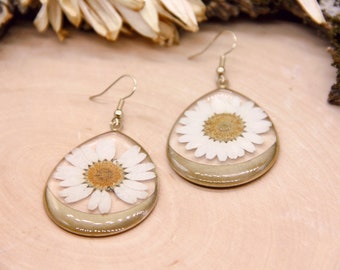Gold Teardrop Daisy Earrings | Pressed Daisy Earrings | White Daisy Earrings | Real Daisy Earrings | Real Pressed Flower Daisy Jewelry