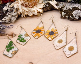 Pressed Daisy Earrings | Real Pressed Flower Earrings | Pressed Wildflower Jewelry | Real Daisy Jewelry | Dried Flower Handmade Jewelry