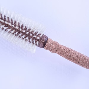 The Gigi Brush (Groot) - The Bristle Brush Company London