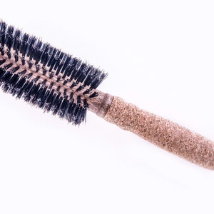 The Lola Brush (medium) - The Bristle Brush Company London