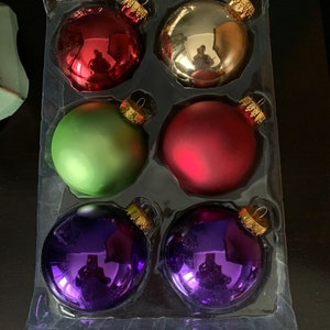 Vintage GKI/ Bethlehem Glass Christmas tree ornaments, Clearly Superior, Simply Spectacular, 4 shiny and 2  Matt finish, 6 in total, Cool!!