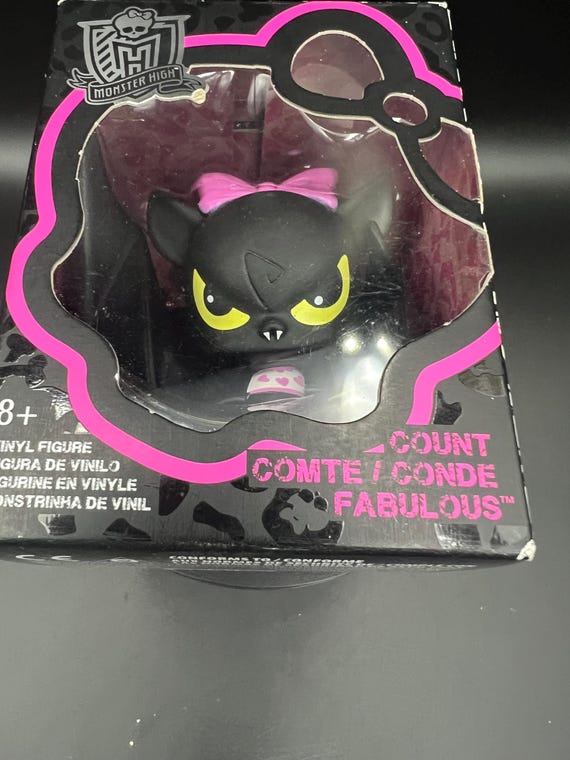 Monster High Collectable Pet Count Fabulous Vinyl, Never Removed From Box, Draculaura Pet Bat
