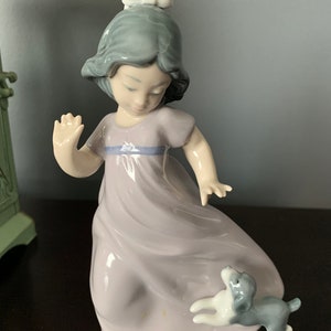 Nao/Lladro figurine Daisa Girl running/playing with a Puppy,Gorgeous Piece, Nao by Lladro, Retired 1987 Porcelain, Mint. Discontinued, Spain
