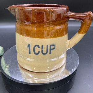 Gorgeous Vintage 1 Cup Measuring Cup, Retro piece, Brown Stoneware Spouted Pitcher, Kitchenware, Cottage, Farmhouse, Liquid measuring, Cool