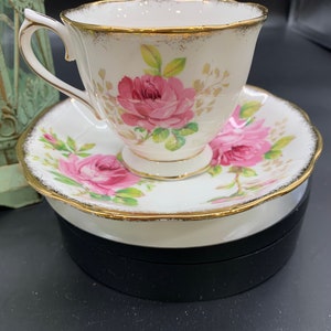 Gorgeous Vintage Royal Albert American Beauty Teacup and Saucer, Stunning Countess Shape Cup, Large Pink Roses, Super Set, 1940’s