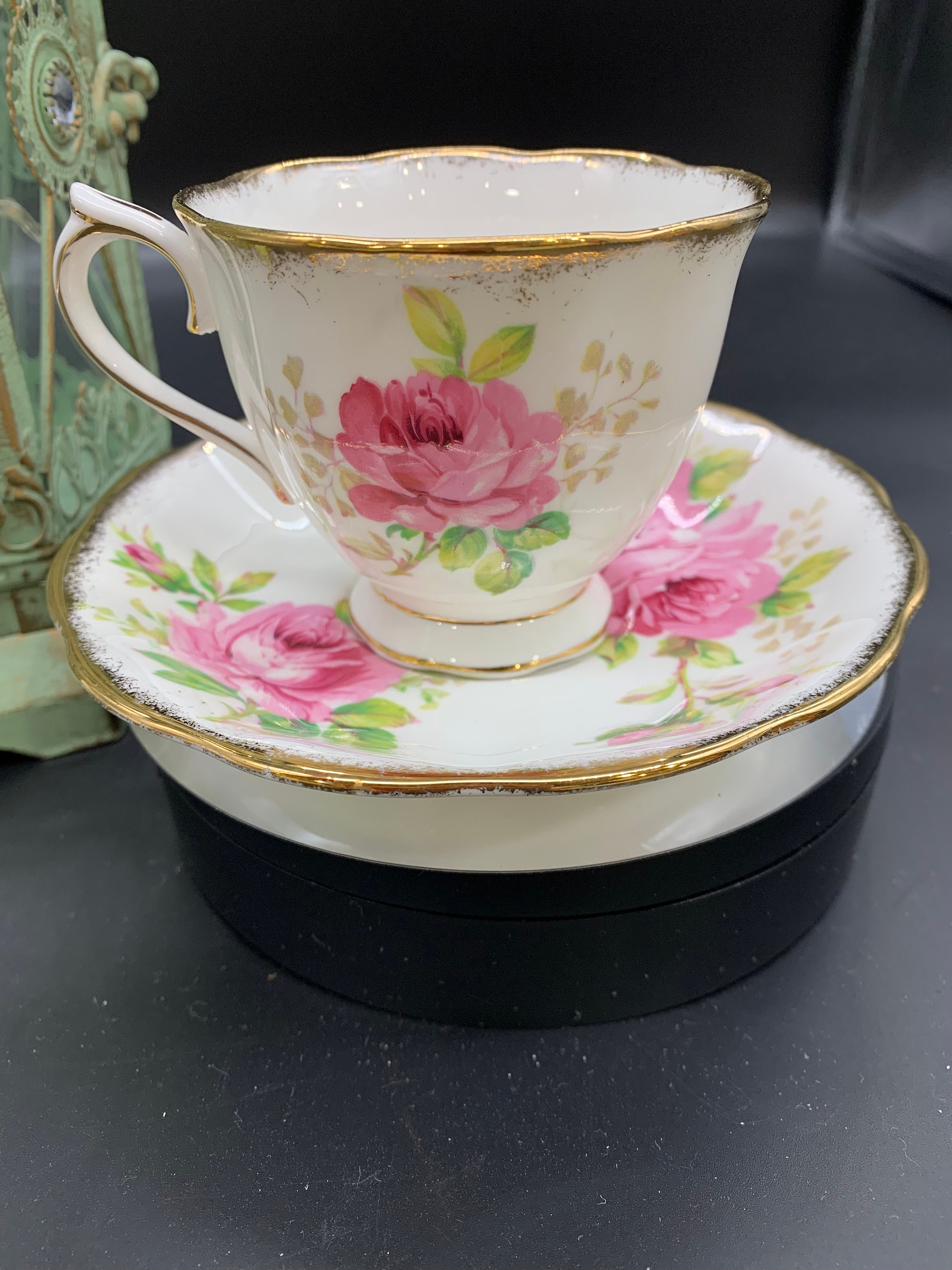 Gorgeous Vintage Royal Albert American Beauty Teacup and Saucer, Stunning Countess Shape Cup, Large Pink Roses, Super Set, 1940’s