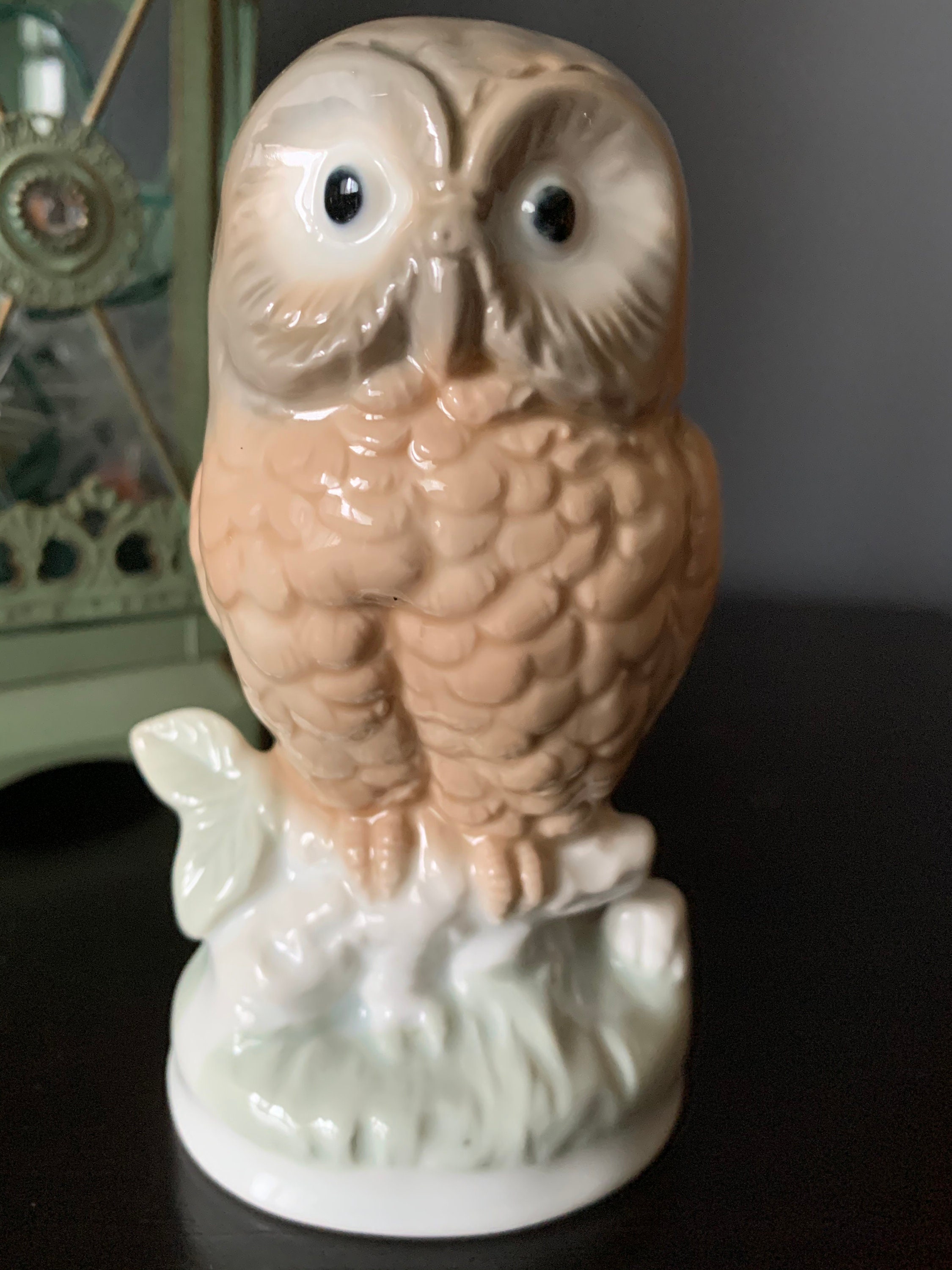 Vintage Otagiri Owl, gorgeous sitting on Tree Stump, super detail, super cute, Rare 1970s