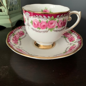 Gorgeous Vintage Roslyn Fine Bone China TeaCup and Saucer  Buckingham Made in England 1950’s, Gorgeous Roses