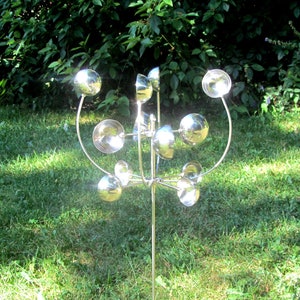 Wind Flower V | Wind Spinner | Yard Art  | Gardening Gift  | Metal Garden Decoration |  Kinetic Wind Sculpture | Spinner on Stand