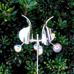 Metal Flower Iris Wind Spinner | Kinetic Garden Wind Sculpture | Metal Yard Art | Outdoor Decor | Rustproof Garden Art | Unique Garden Gifts