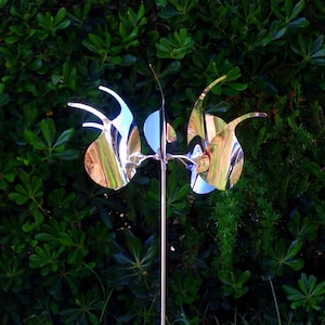Metal Flower Zinnia | Wind Spinner | Wind Sculpture | Metal Yard Art | Metal Flowers for Garden | Metal Flowers for Outdoors
