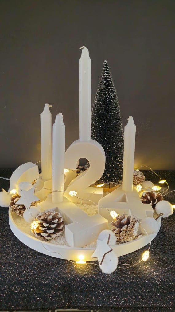 Adventskranz aus Giessbeton in reinweiß, Weihnachten, Heilig Abend, Zahlen auch einzeln zu bestellen oder komplett mit Deko und Kerzen
