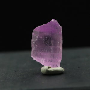 2pcs Pink Kunzite Crystal, Natural Kunzite, Terminated Kunzite, Kunzite Specimen, Raw Kunzite, Top Grade Kunzite, Kunzite Gemstone,