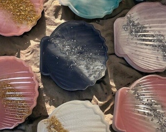 shell dish resin,  flat Handmade resin shell trinket dish glitter sand,  shell detail, soap dish