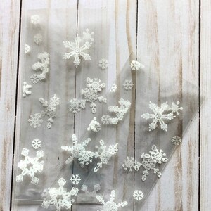 20 Snowflake Party Favor Bags, Winter Treat Bags, Goodie Bag, Candy Packaging, Food Safe Cello Bag, Small Cellophane Goody Bag, 3.5"x7.5"