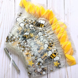 20 Bumble Bee Party Favor Bags, Honey Bee Cello Bags, Bee Party Decorations, Bee Baby Shower, Candy Bag, SMALL Cello Goody Bag, 3.5"x7.5"