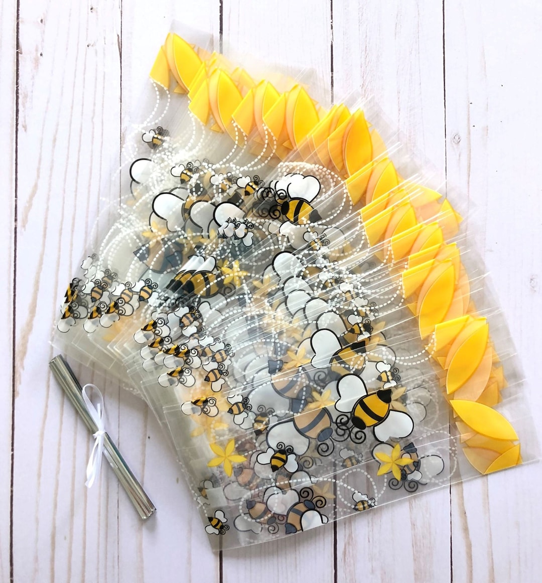 20 Bumble Bee Party Favor Bags, Honey Bee Cello Bags, Bee Party Decorations, Bee Baby Shower