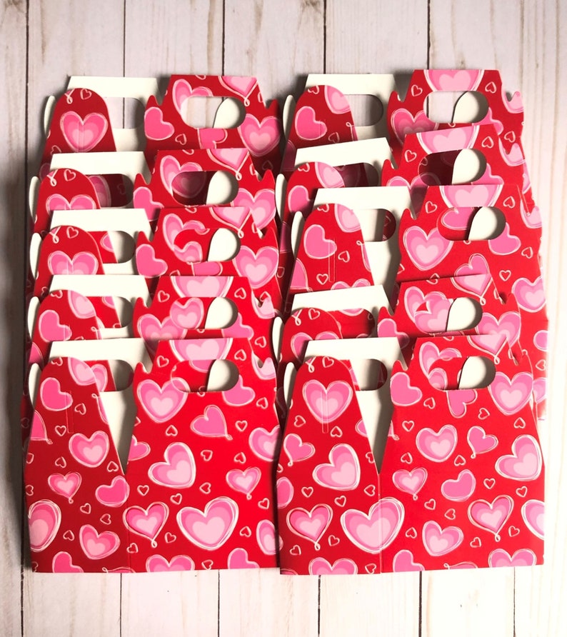 Goodie Box 10 Valentine/'s Day Party Favor Boxes Valentine Hearts Gift Box Valentine Party Decorations Hearts Mini Gable Box Candy Box