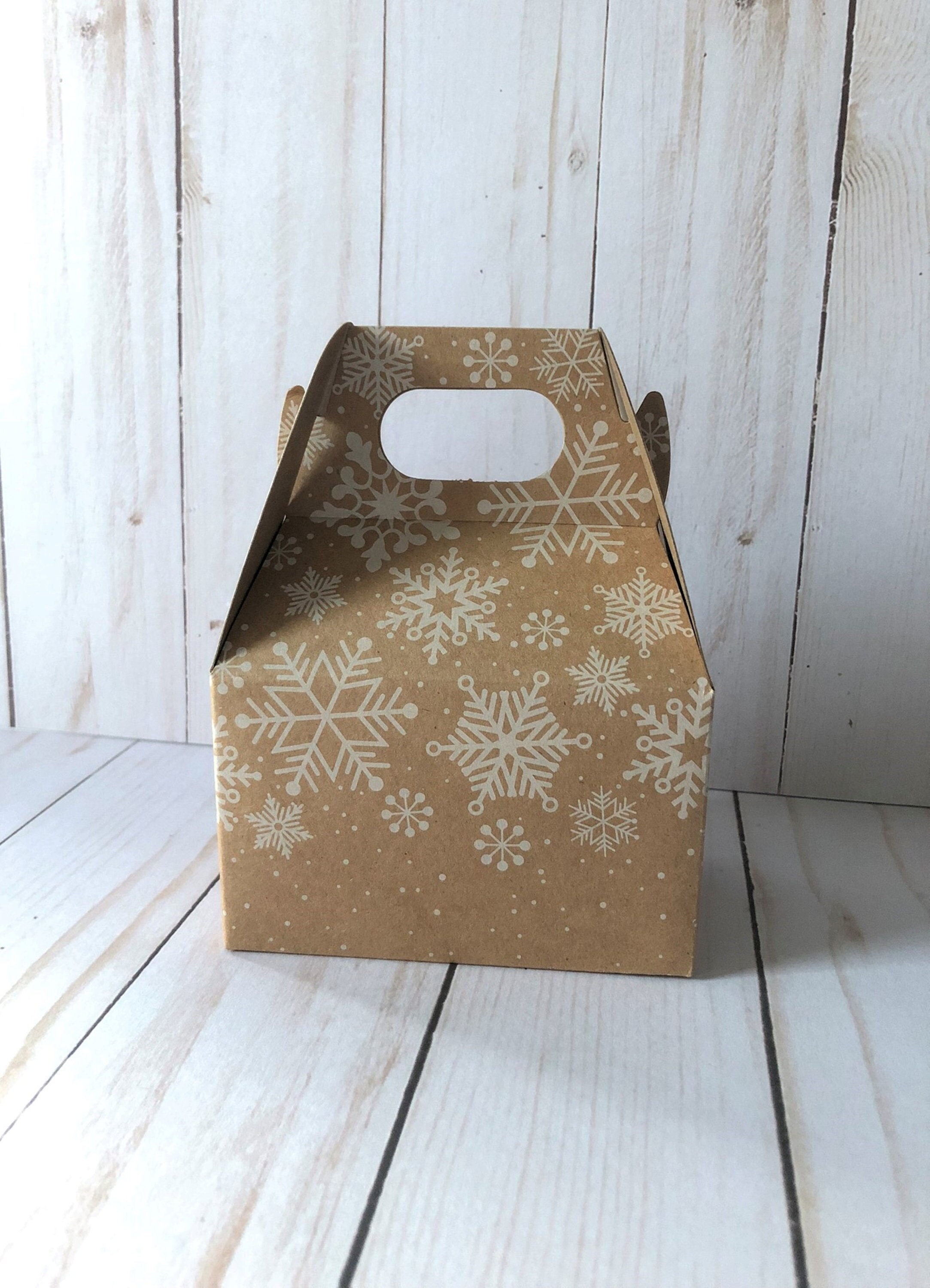 10 Snowflake Favor Boxes Winter Party Decoration Snowflake Treat Box Small Gable Gift Box Party Favor Box Winter Wonderland