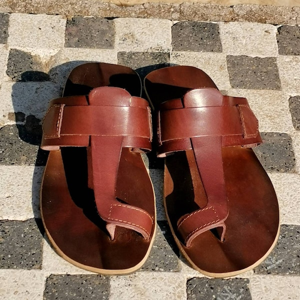 Flat men sandals, Toe ring men shoes, Leather Flip flops, T-strap men sandals