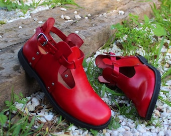 Red leather women ankle boots, Oxford leather boots, Handmade boots, Flat boots, Comfy boots, Kokkashoes