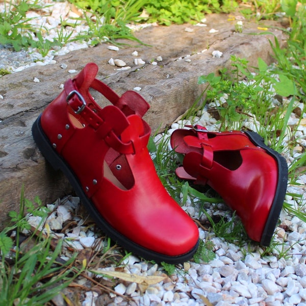 Red leather women ankle boots, Oxford leather boots, Handmade boots, Flat boots, Comfy boots, Kokkashoes