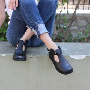 Brown oxford ankle boots, Leather flat ankle boots, Minimalist ankle boots image 2