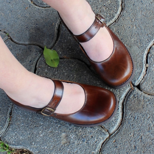 Brown women flat pumps, Mary Janes handmade leather shoes, Kokkashoes