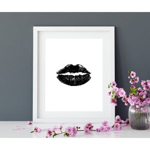 INSTANT DIGITAL DOWNLOAD - Lips Print - Printable Quote Poster - Home Decor Bedroom Bathroom Washroom Living Room Dorm Glam Stylish Beauty