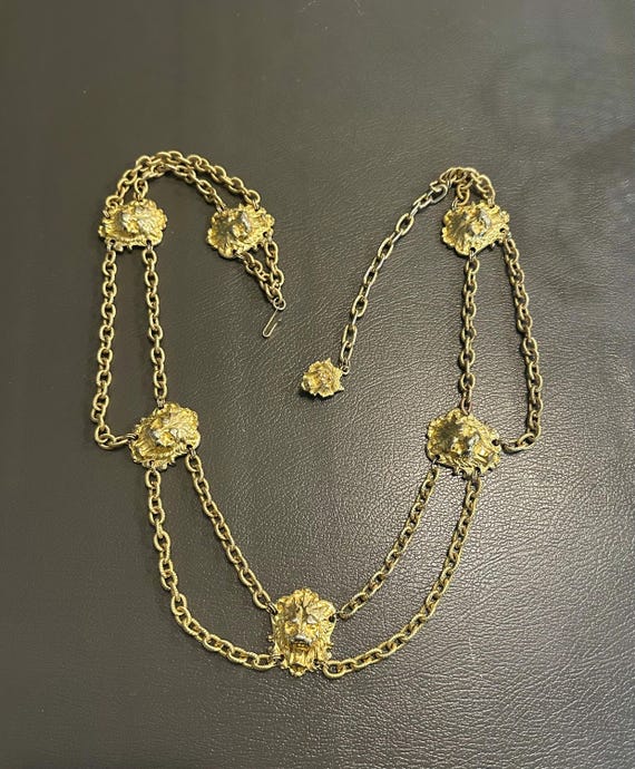 Vintage Gold Tone Lion Head Chain Link Belt | 1970s  display picture 2
