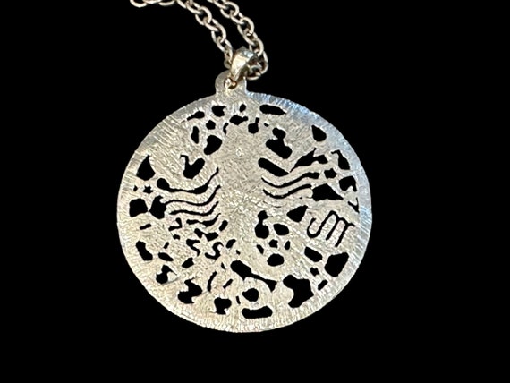 Vtg Scorpio Zodiac Necklace / Silver Scorpio Carv… - image 3