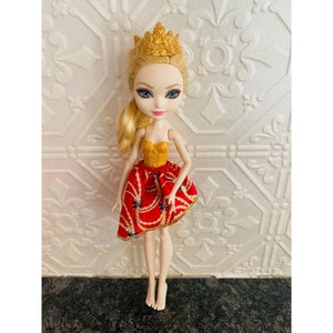 Boneca Ever After High Básica Apple White