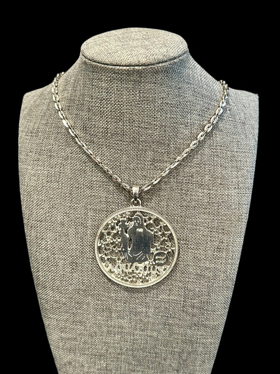 Vtg Scorpio Zodiac Necklace / Silver Scorpio Carv… - image 4