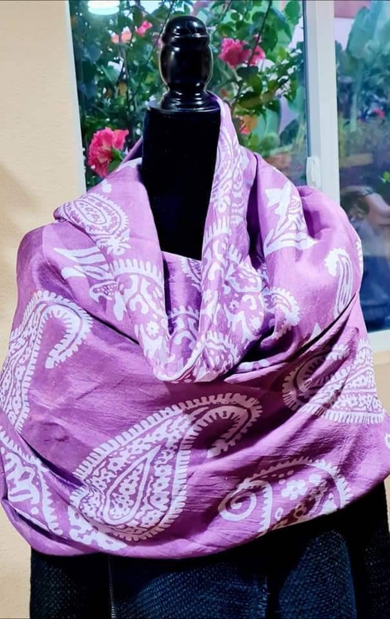 scarf cape Handmade Silk 100% Azerbijani traditions and culture of Kelagayi scarf cape Handmade Silk 100% Azerbijani traditions and culture of Kelagayi