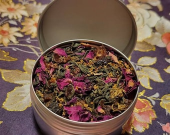 Té verde, pétalos de rosa, escaramujo y flor de saúco.