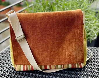 Pretty vegan messenger bag, colorful, easy to carry on the shoulder or crossbody hands-free.