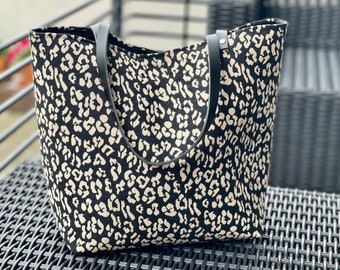 Handbag in quality furnishing fabrics, very beautiful, solid and original