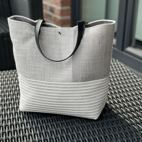 Sac à main patchwork tons gris, poche fermeture éclair, anses cuir véritable !