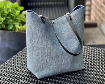 Sac poche zipp intérieur,  minimaliste, porté épaule, sac du quotidien, tissus bleu, anses cuir noir