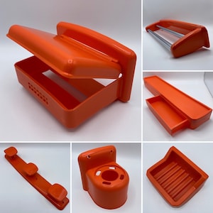 ¡Un look completo! Muebles de baño Syla de plástico naranja auténticos de los años 70 / Auténticos / Vintage / Años 70 / Era espacial