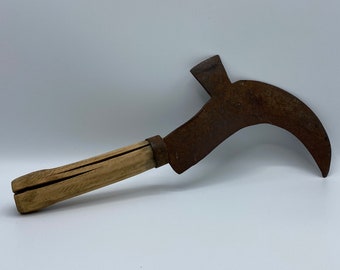 Antique billhook with ax from the 19th century / French craftsmanship