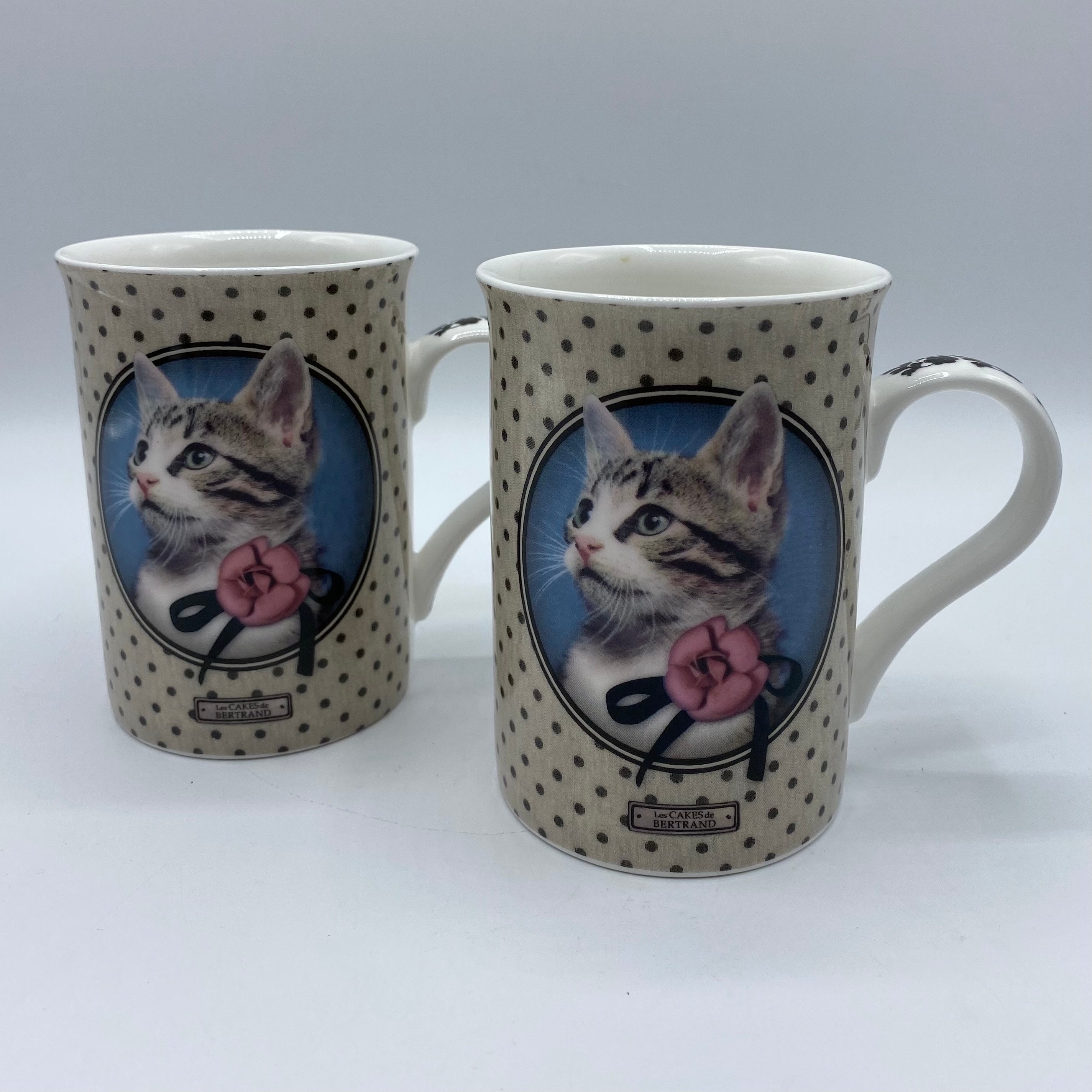 2 Mugs/Chats Paris Les Cakes de Bertrand France Millésime