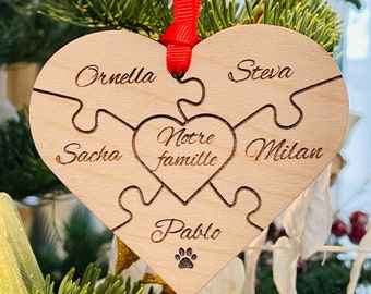 Ornement personnalisé en Bois pour Sapin de Noël avec Gravure de 2 à 8 Prénoms - Pièce de Puzzle en Forme de Cœur