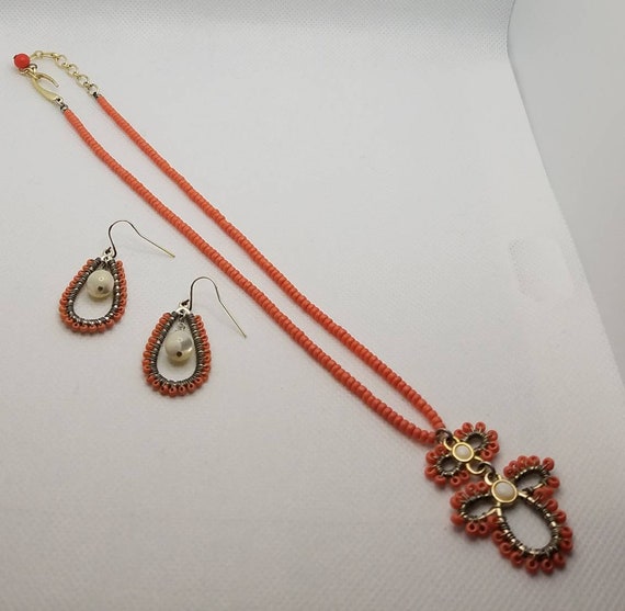 Matching vintage seed bead earrings and necklace - image 3