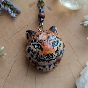 Animal totem pendant Panther and its moonstone