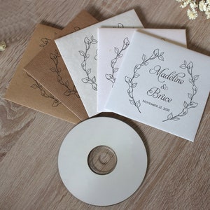 25 pochettes de CD de cadeaux de mariage - Pochettes de CD personnalisées pour les invités du mariage - Enveloppes de CD kraft marron carrées - Logo de mariage imprimé